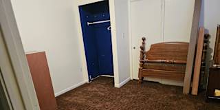 Ken's room