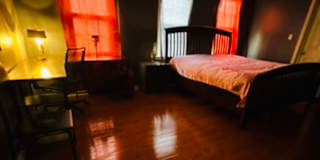 Essence's room