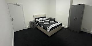 Black Country Homes's room