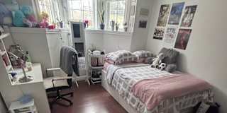 Zoé's room