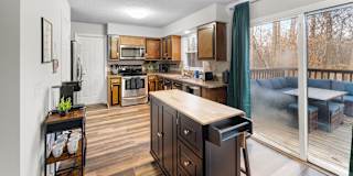 lifedoorrentals's room