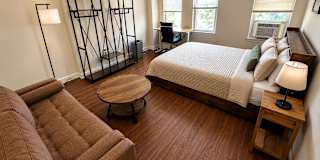 Ioulian's room