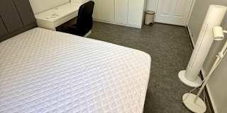 unique_zeus's room