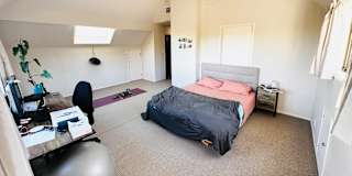 Gal's room