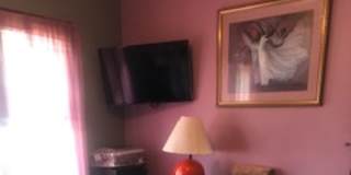 Leslie's room