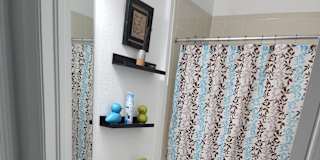 Mauricio's room