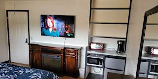 Robert DiPrimio's room