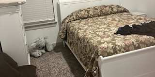 Mahwish Nasir's room