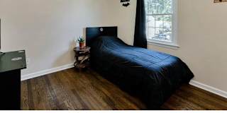 Ke's room