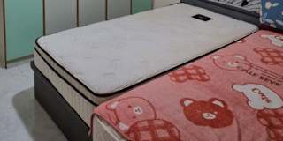 Meera Udhayan's room