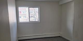 JOHNATAN  OROXKO's room