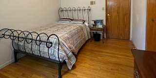 Etienne's room