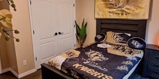 Thomas's room