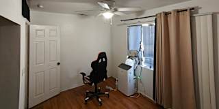 Hans's room