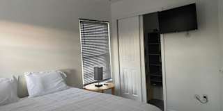 Laura Mateus's room