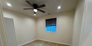Yi's room
