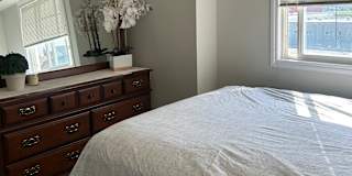 Laura KESSLER's room