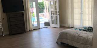 Pola's room