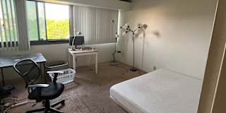 Weiyao's room