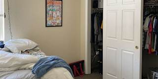 Em McKinnon's room