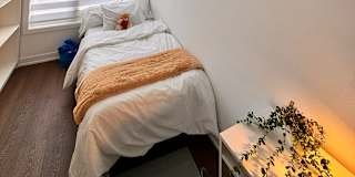 derya aslan's room