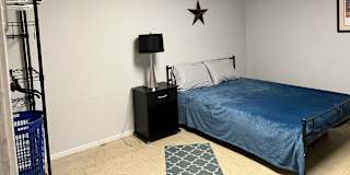Jonnie's room
