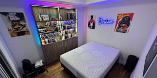 Mahdi's room