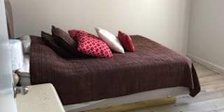 Room for rent's room