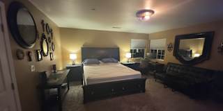 Carlos's room