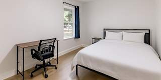 Magali A.'s room