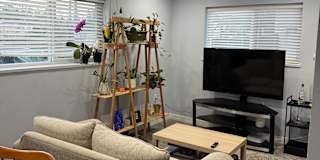 La Monte's room