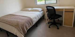 Issa's room