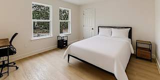Magali A.'s room