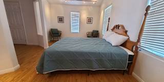 Leslie's room