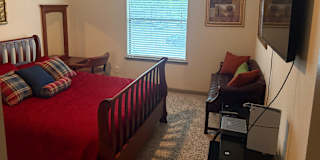 Que's room