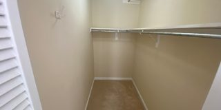 Alcove Rooms's room