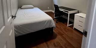FY's room