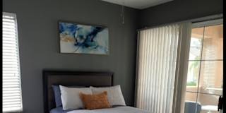 Deelawn's room