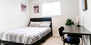 Gal's room