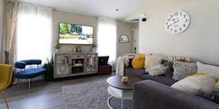 Alcove Rooms's room