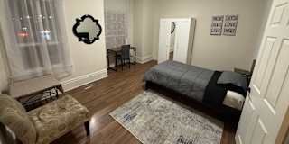 Glady's room