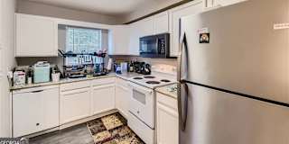 Alcove Rooms's room