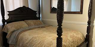 Nancy Reynolds's room