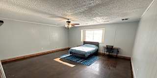 Lambert Guo's room
