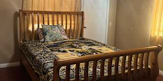 Hender's room