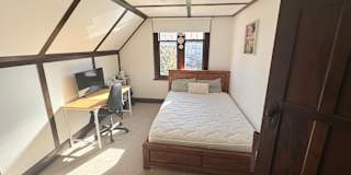 MONA TEPU's room