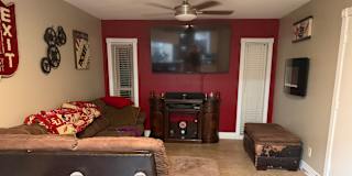 Leslie's room