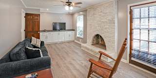 Alcove Rooms's room
