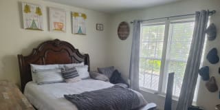 CARL0S's room