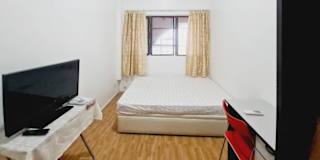 Roomy's room